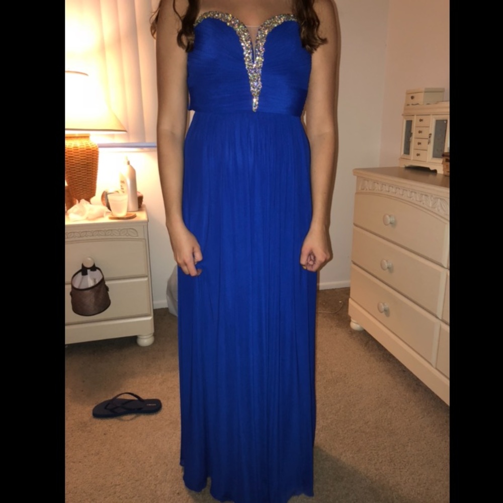 Prom dress - Picture 2 of 4